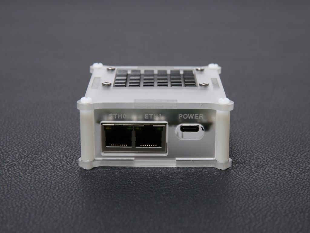 专为CM4 物联网路由扩展板 Mini打造的外壳与散热套件
